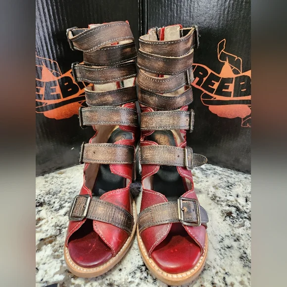 Freebird Bond Red Multi - Picture 2 of 4